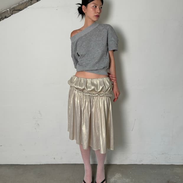 빼쉬쁠라뜨 Dot embo unbalance sweatshirts 그레이