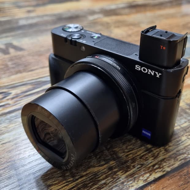 소니 카메라 RX100M3 팝니다.