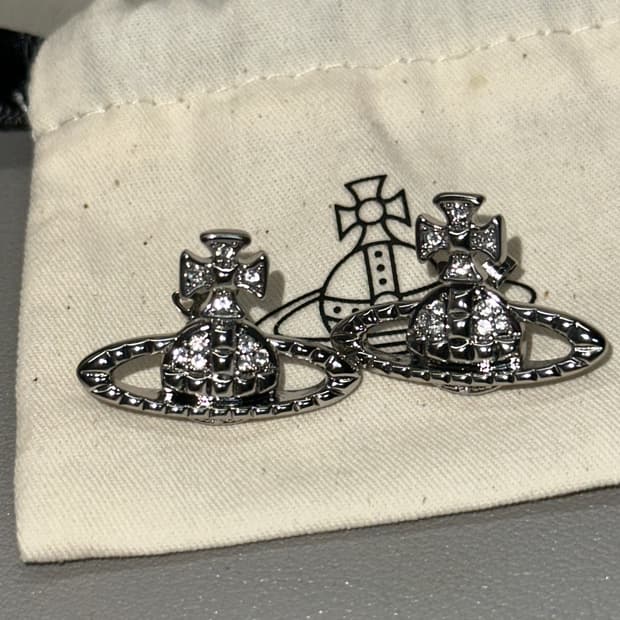 풀박스) 비비안 웨스트우드 미니 바스 릴리프 이어링