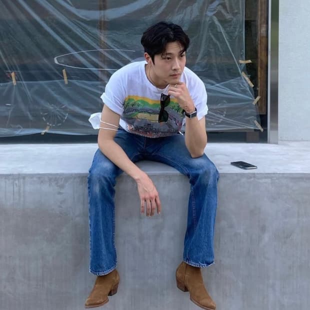 생로랑 루카스 44 사이즈 구합니다