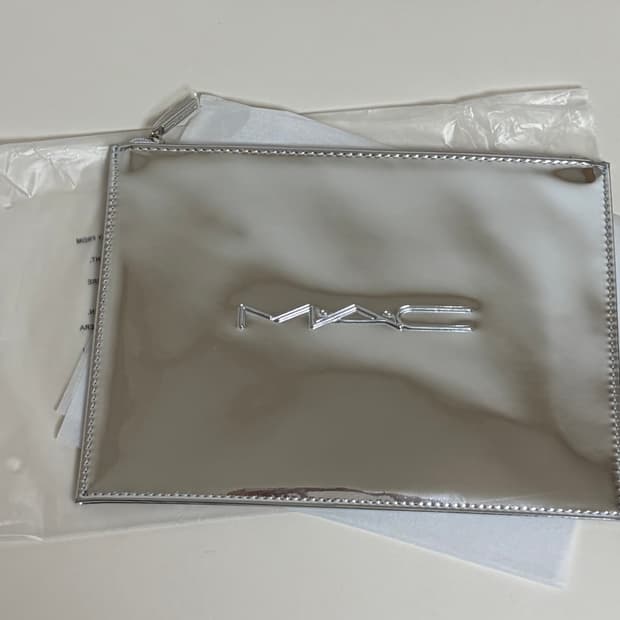 새상품) 맥 실버 유광 화장품 파우치 