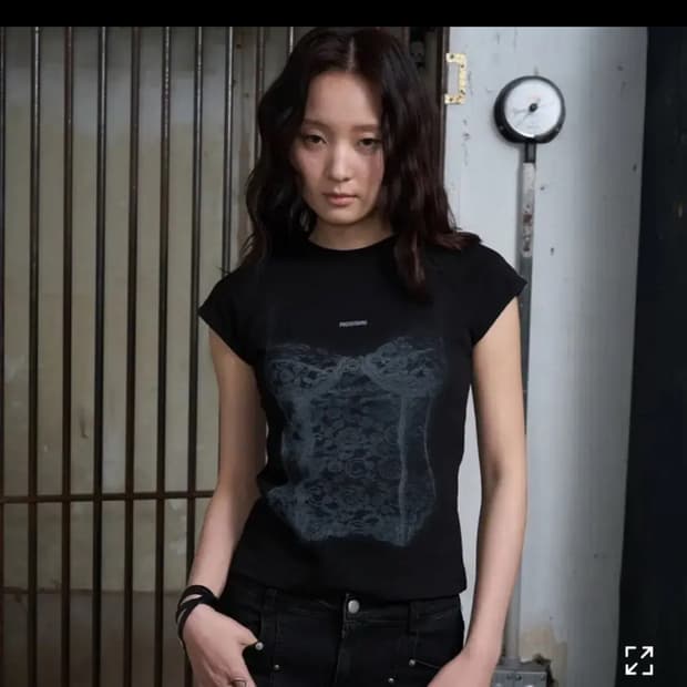 헬레네파리스 코르셋 프린트 하프 반팔 티셔츠