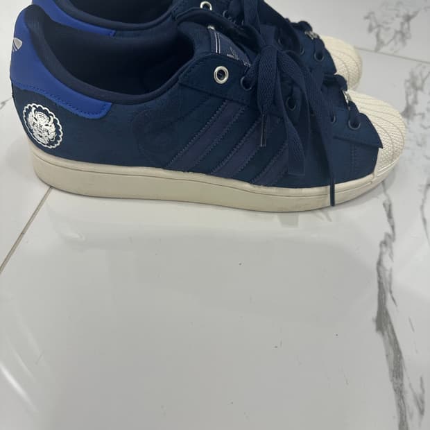 아디다스 슈퍼스타 서울에디션