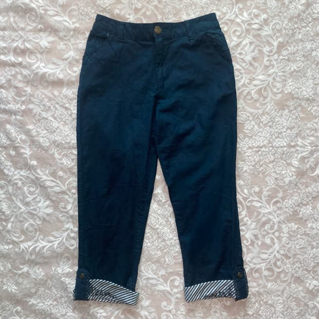 Axes Femme lace capri pants