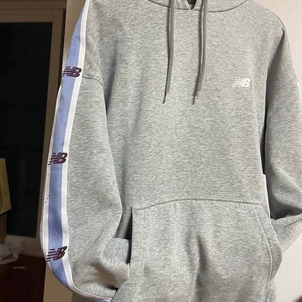 뉴발란스 테이핑 후드티