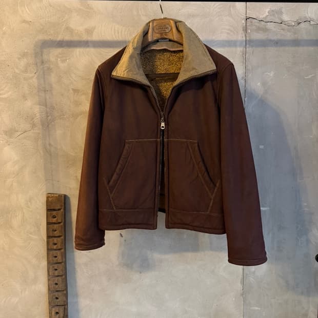 엠포리오 아르마니 시어링 클래식 스웨이드 레더 블루종 100