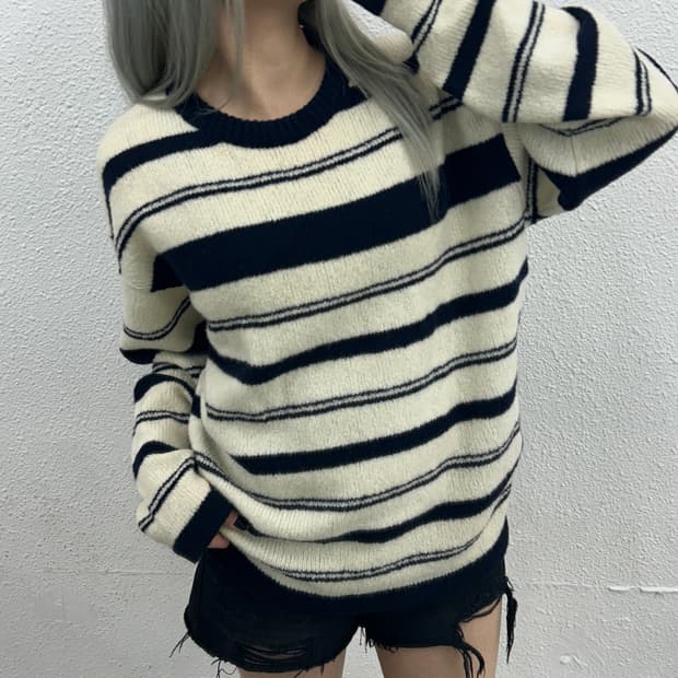 아워레가시 네이비 스트라이프 아이보리 니트 48