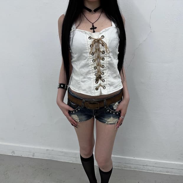Garula Y2K lace top