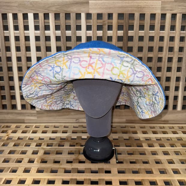 캘빈클라인 빅 바이저 버킷햇