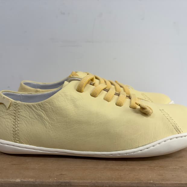 캠퍼 여성 스니커즈 245