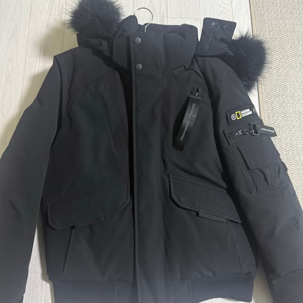 네셔널 타루가 패딩 블랙