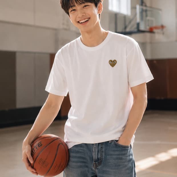 COMME 꼼데가르송 PLAY 골드 하트 와펜 반팔 티셔츠