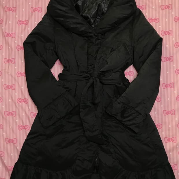 블랙 프릴 패딩 오네갸루아우터