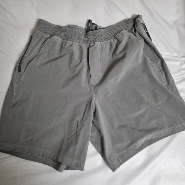 룰루레몬 남성 쇼츠