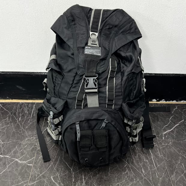 오클리 택티컬 유틸리티 테크 기어 백팩