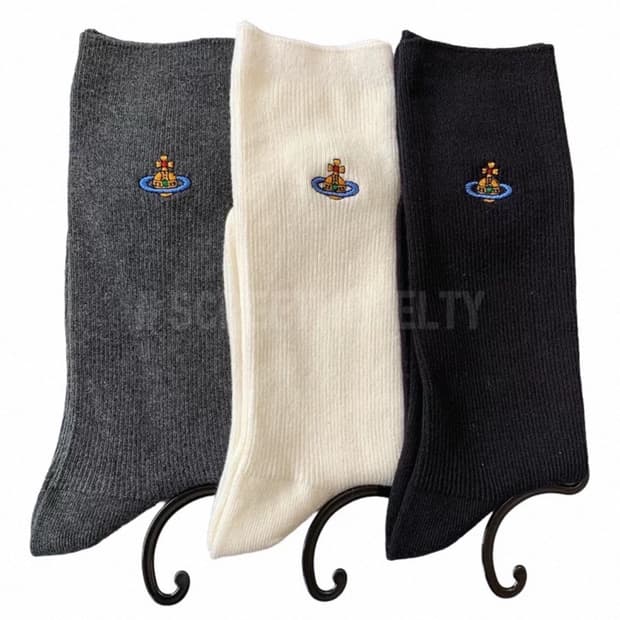 비비안 웨스트우드 ORB로고 자수양말 크루삭스