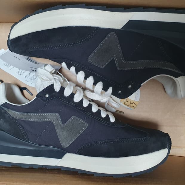 [M8.5] 22SS 비즈빔 FKT 러너 블랙 새제품 팝니다