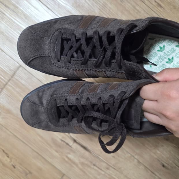 아디다스 토바코 다크 브라운