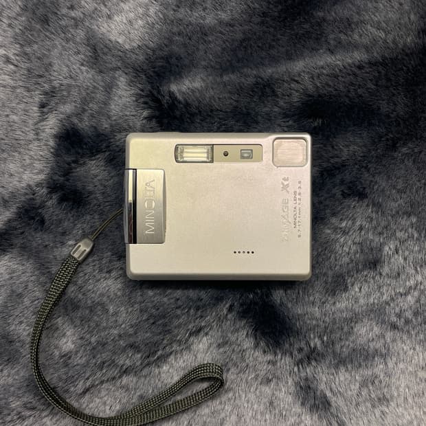 Minolta Dimage Xt