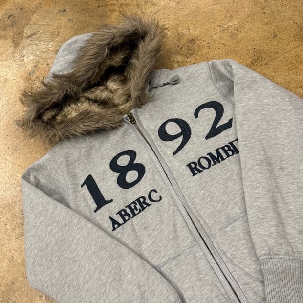 아베크롬비 퍼 울프 그레이 1892 후드집업