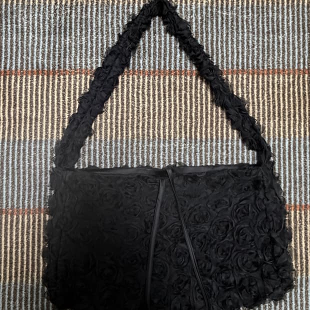 Artist Komplex ) Artist rose shoulderbag