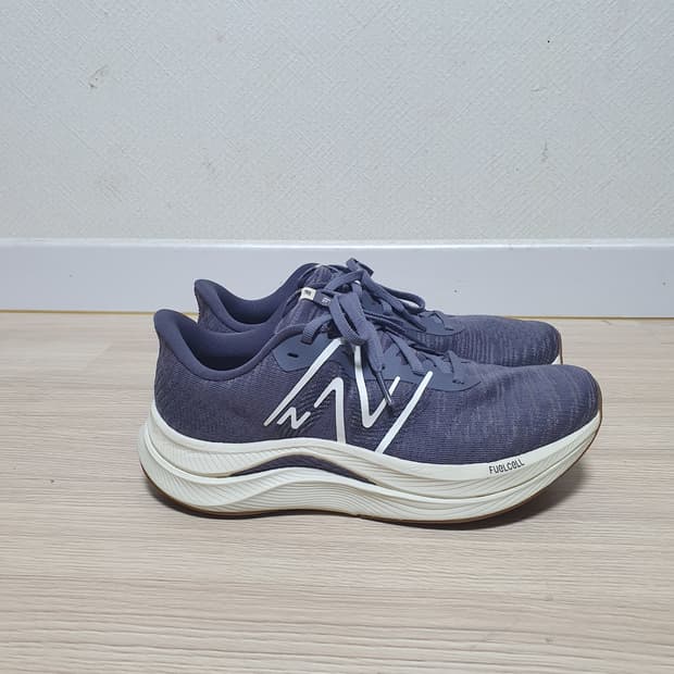 뉴발란스 퓨어셀 프로펠 v4 러닝화 250