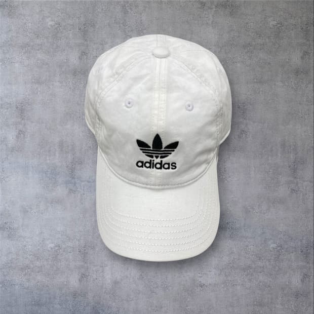 아디다스 오리지날 로고 화이트 볼캡