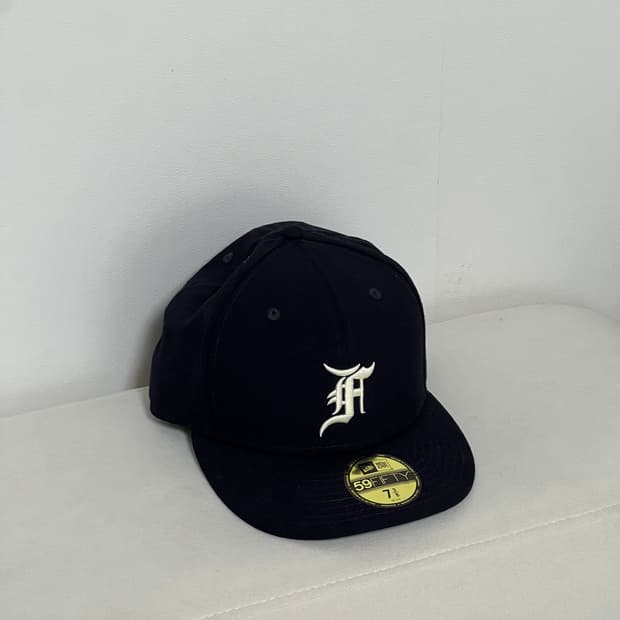 에센셜 뉴에라 사이즈 캡 738