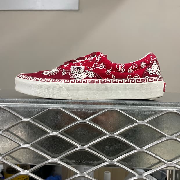 반스 어센틱 토끼의 해 레드 230 (gr-4165)