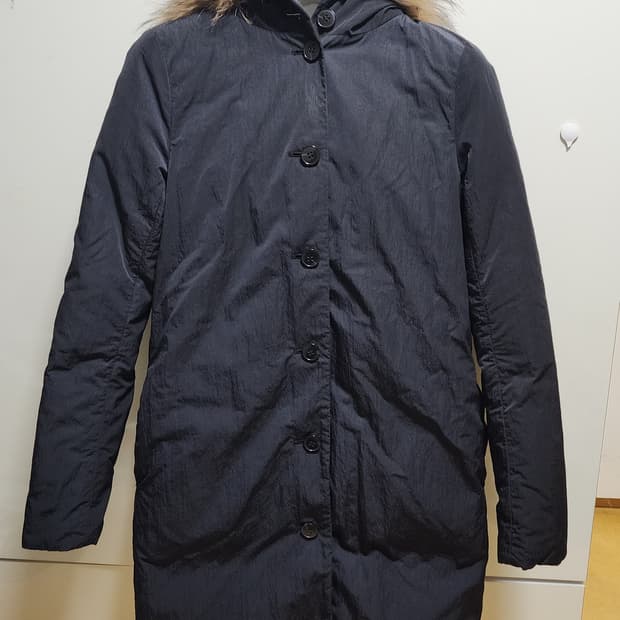 띠어리 후드 털 장식 블랙 롱 패딩