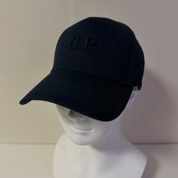C.P. Company 로고 네이비 볼캡