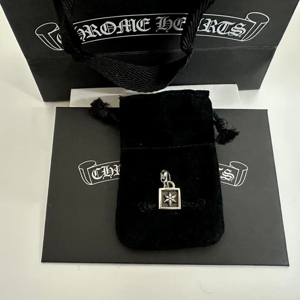 크롬하츠 스타 플레임드참 팬던트