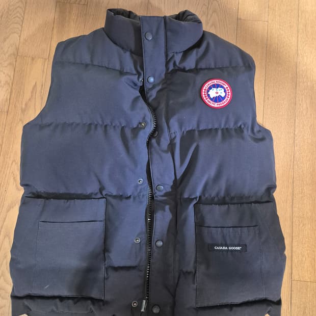(정품) 캐나다구스 프리스타일 패딩조끼 S사이즈 (명품 남자 베스트 자켓