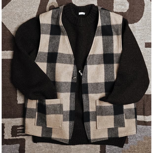 코모리 핸드 크루넥 스웨터 2사이즈 (추천 55-66)