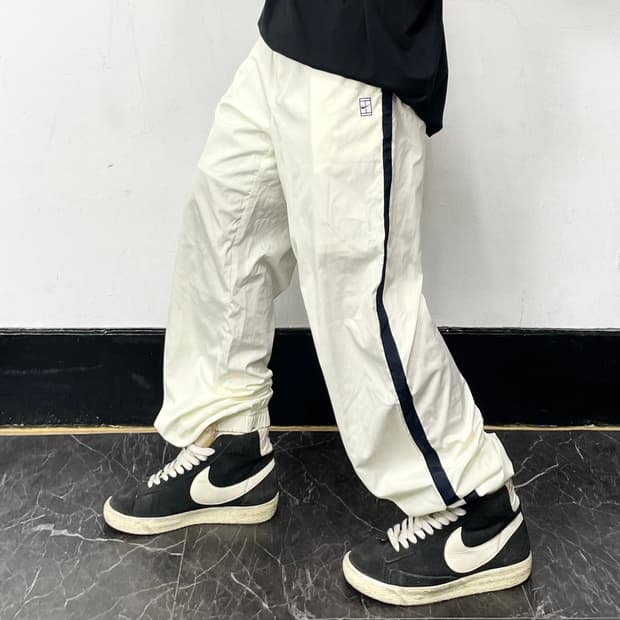나이키 해리티지 스우시 파이핑 와이드 조거 트랙팬츠
