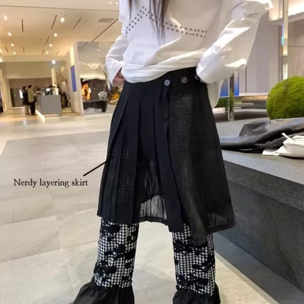 레이어드 플리츠 랩 스커트