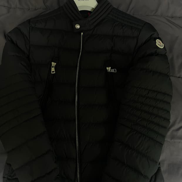 몽클레어 아미오 3사이즈