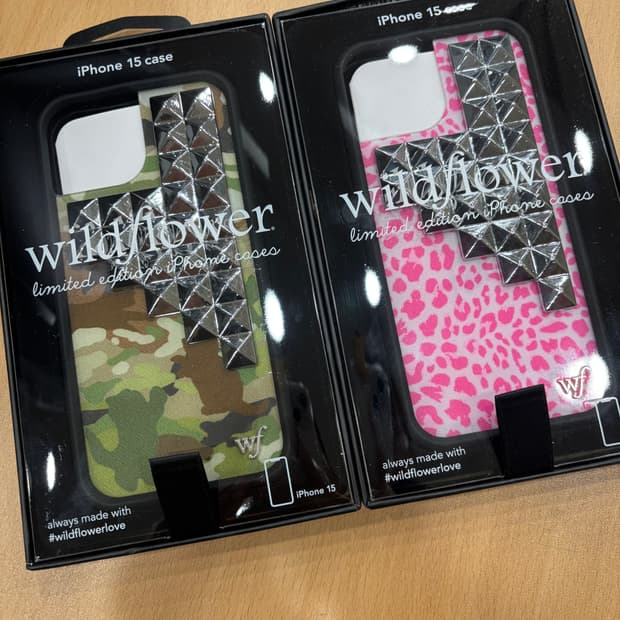 (새상품)와일드플라워 스터드 아이폰15 케이스 갸루케이스