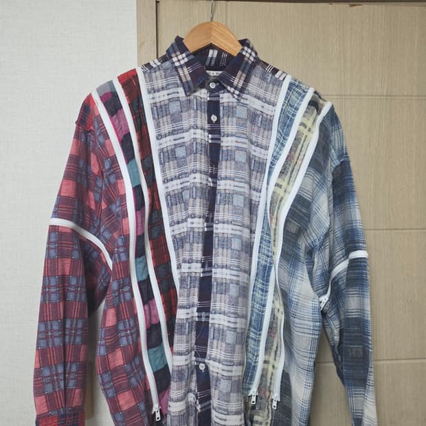 리빌드 바이 니들스 리메이크 셔츠