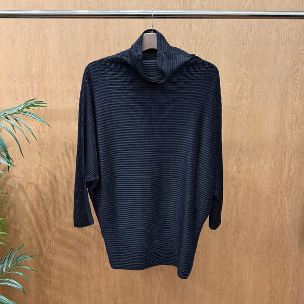 스피치오 하이넥 플리츠 롱 탑 드롭 숄더 하프 슬리브 디테일 루즈핏 블랙