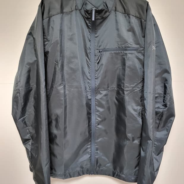 아크테릭스 바람막이 정품 남성 S사이즈