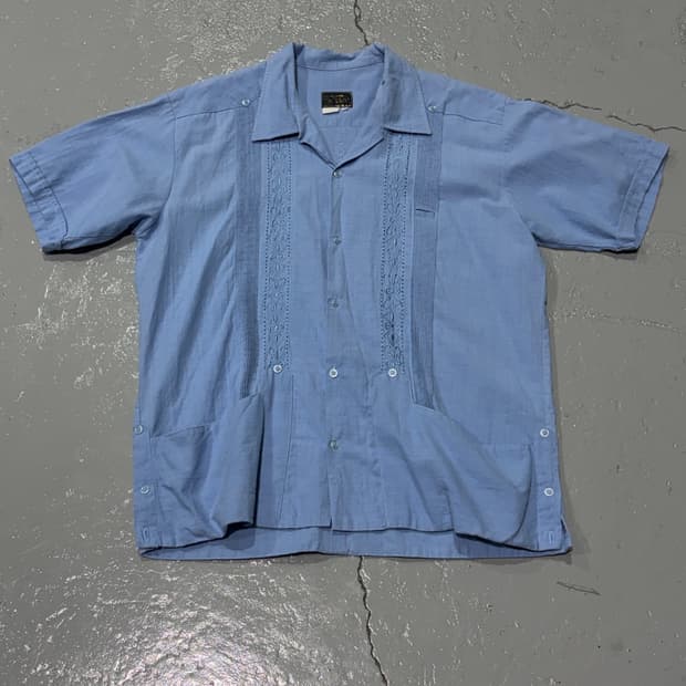 ๊ตฌ์์ผ๋ฒ ๋ผ(์ฟ ๋ฐ) ๋ฐํ ์
์ธ (Guayabera Shirts)