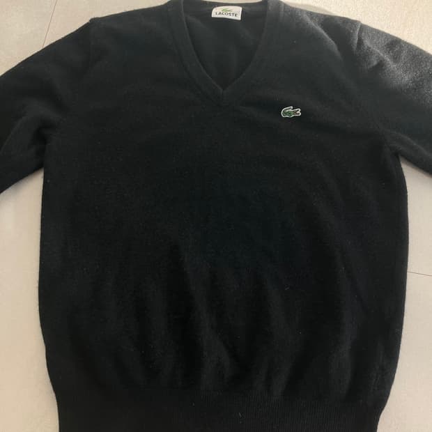 라코스테 브이넥 니트