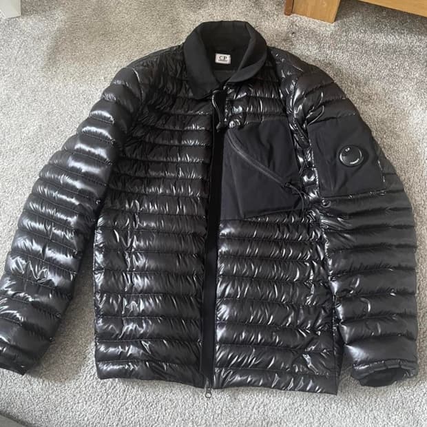 CP컴퍼니 dd쉘 경량패딩