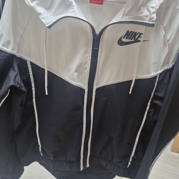 나이키 여성 윈드러너 