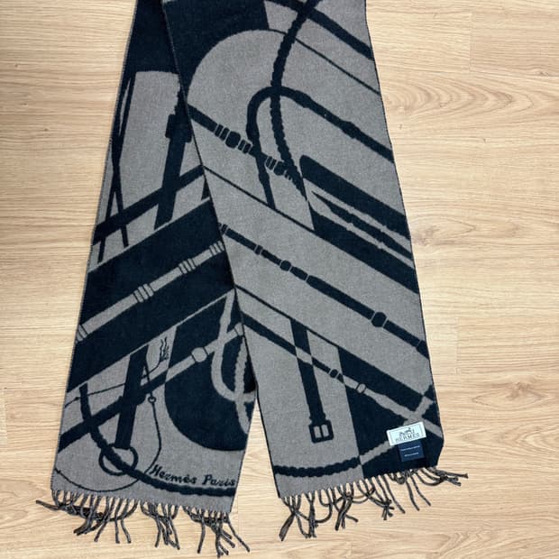 에르메스 클릭 클락 누와 에토프 캐시미어 양면 머플러