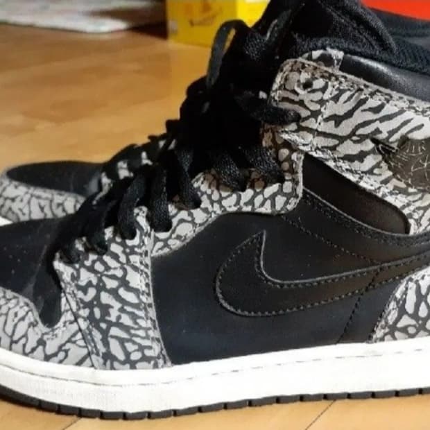 조던1 레트로 하이 블랙 엘리펀트 265