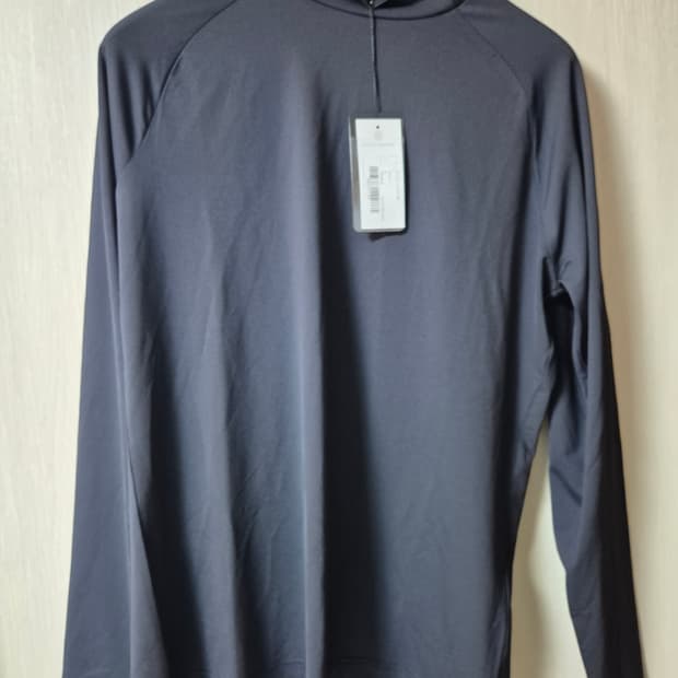 (새제품) 맨온더분 스포츠 기능성 티셔츠 하이넥긴팔 95