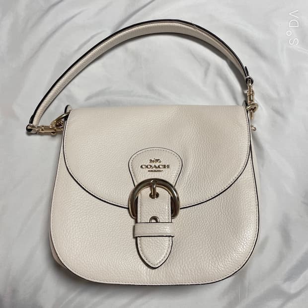 코치 아이보리 레더 숄더백