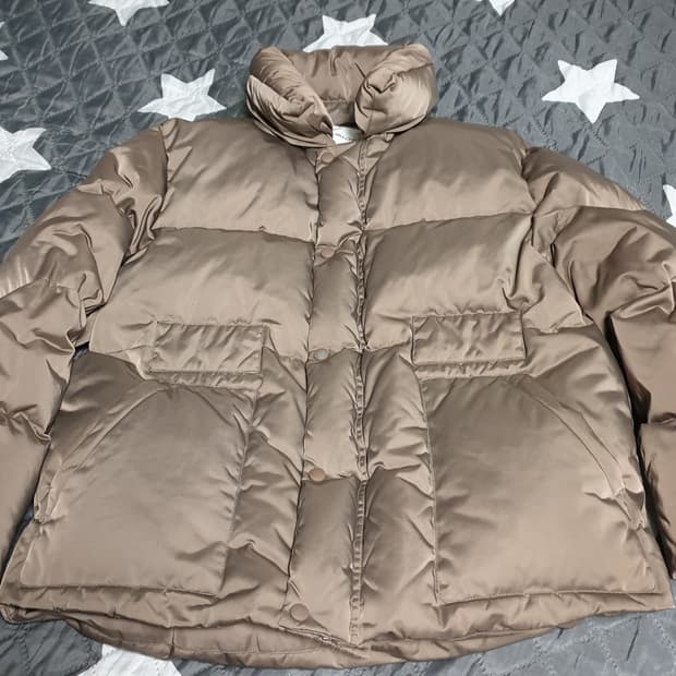 아워코모스 구스패딩 카키브라운 (F)